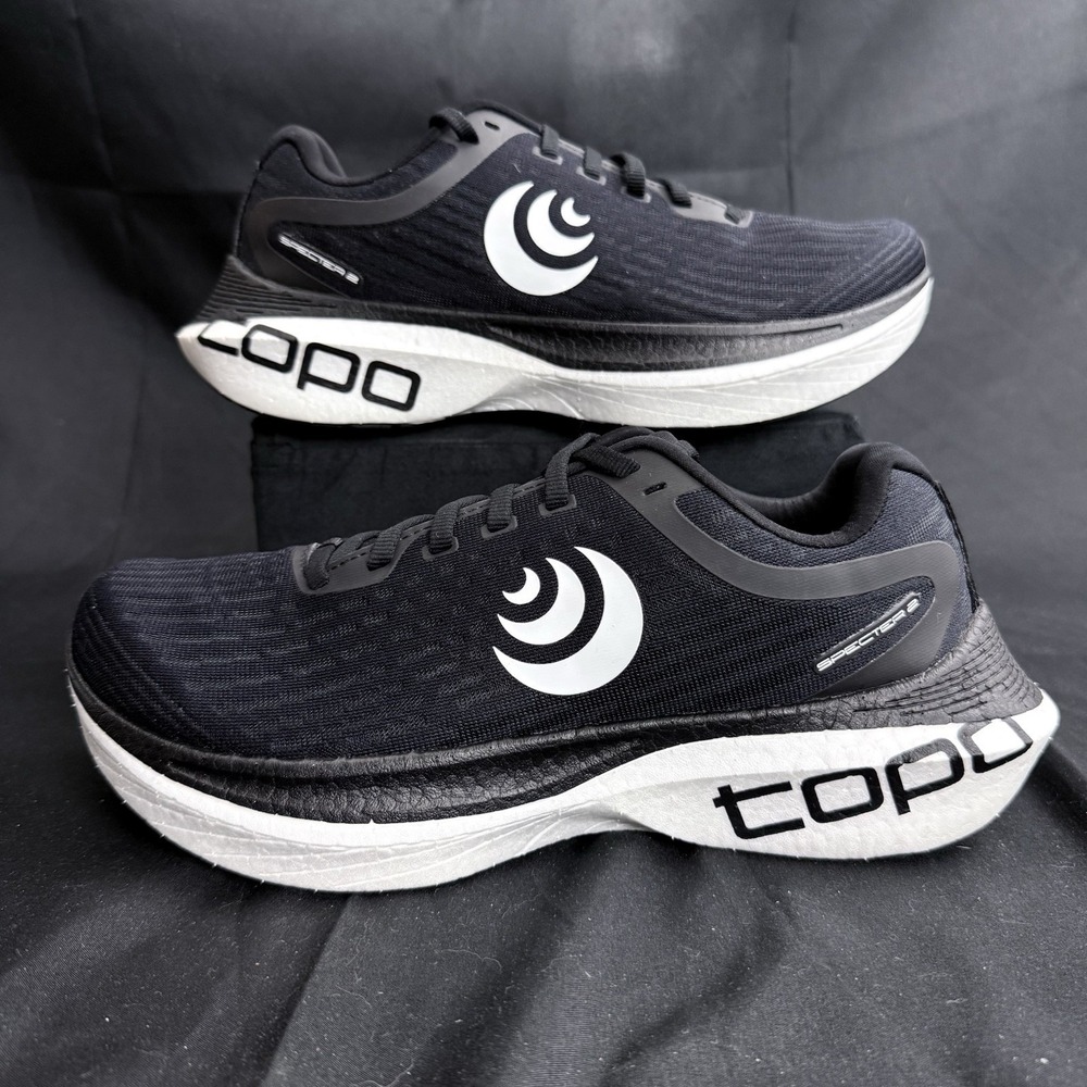 Topo Athletic Specter 2 Men's Size 9 Black/White Running Shoes Athletic Sneakers